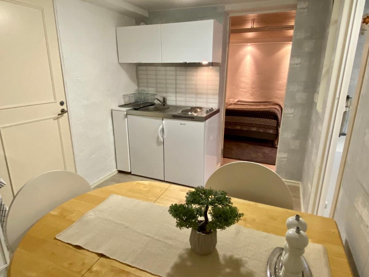 Lower Floor Of 50 Sqm In Nice Villa With Parking Stockholm Exterior photo